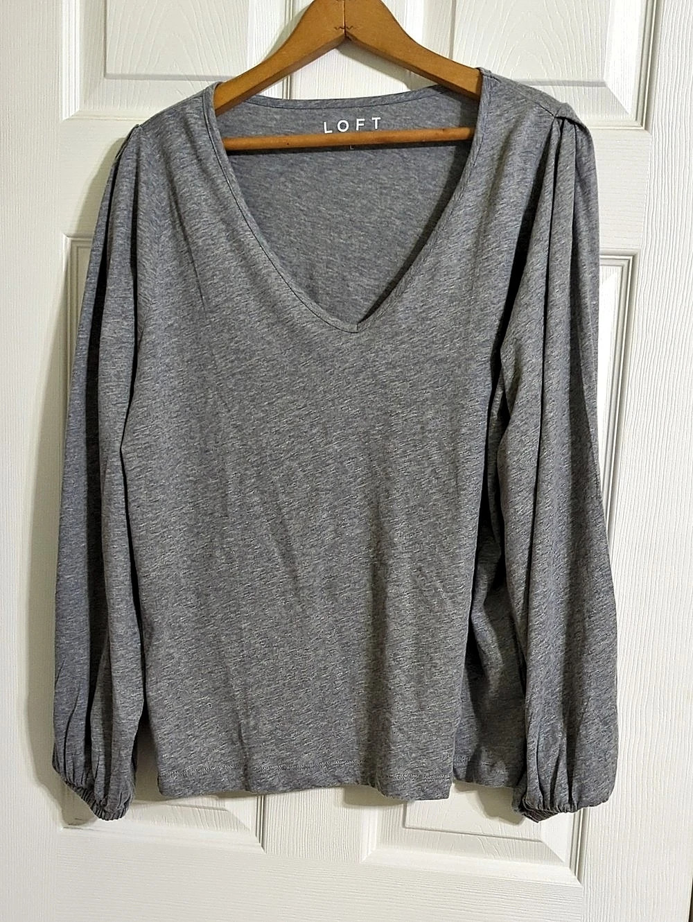 LOFT Women's Cotton V-Neck Blouse Size Large Like New